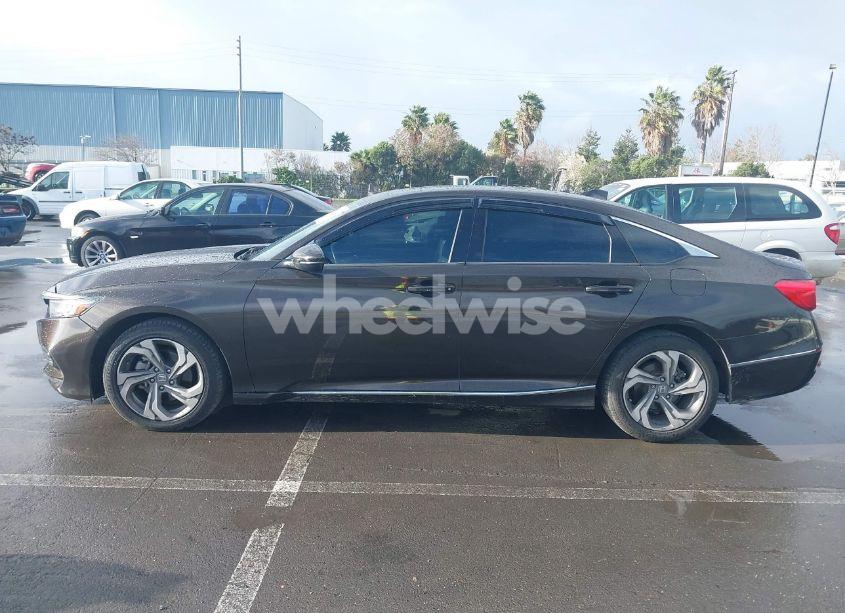 Photo 14 of 2018 Honda Accord EX-L (VIN 1HGCV1F55JA142266)