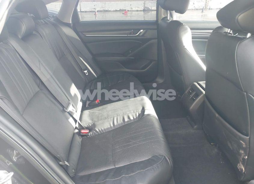 Photo 8 of 2018 Honda Accord EX-L (VIN 1HGCV1F55JA142266)