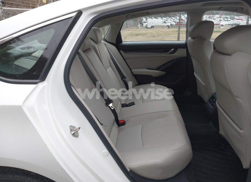 Photo 8 of 2019 Honda Accord EX-L (VIN 1HGCV1F55KA040323)