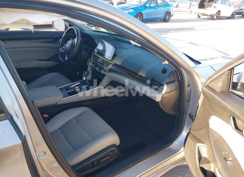 Photo 5 of 2020 Honda Accord EX-L (VIN 1HGCV1F55LA100943)