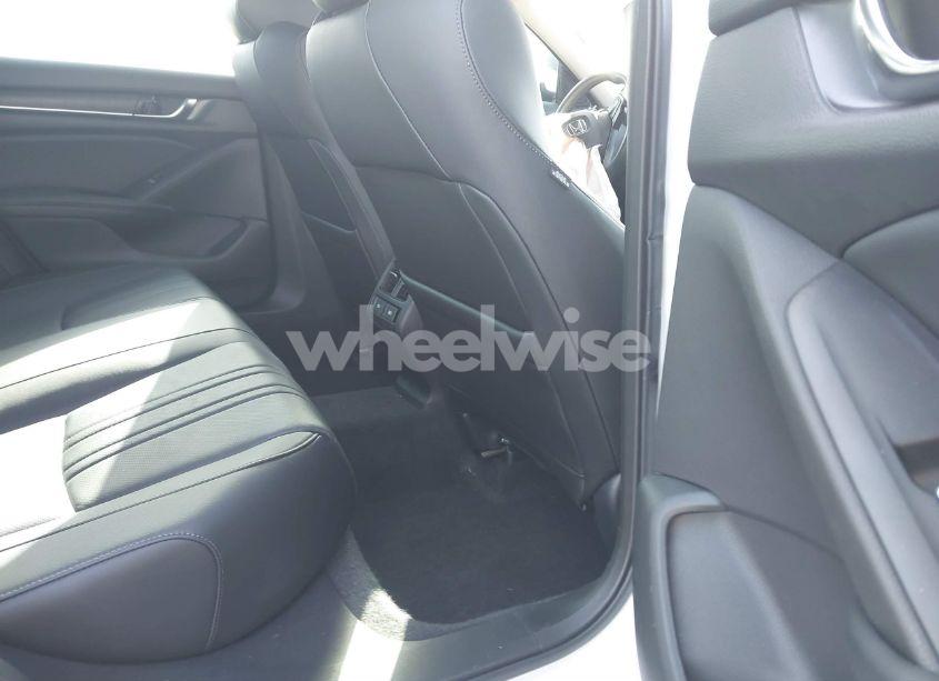 Photo 8 of 2022 Honda Accord EX-L (VIN 1HGCV1F55NA076436)