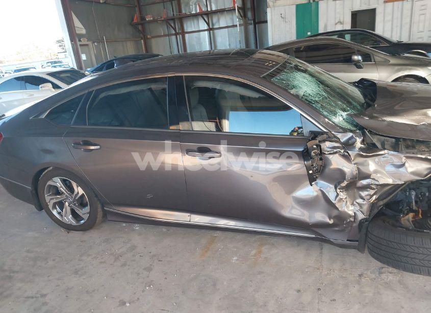 Photo 13 of 2018 Honda Accord EX-L (VIN 1HGCV1F56JA070235)