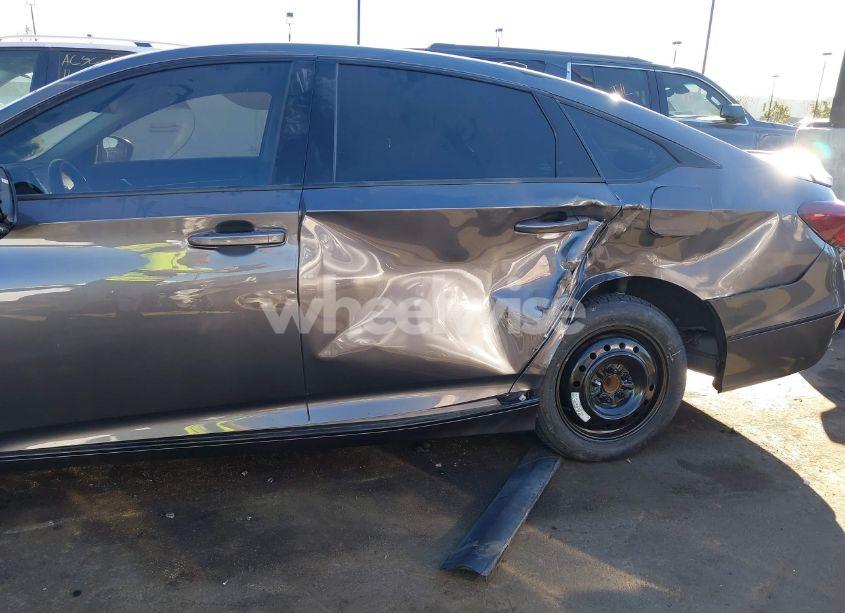 Photo 6 of 2018 Honda Accord EX-L (VIN 1HGCV1F56JA168441)