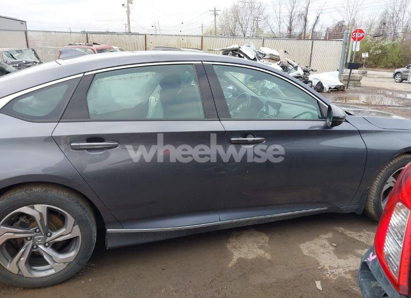 Photo 13 of 2018 Honda Accord EX-L (VIN 1HGCV1F56JA260942)