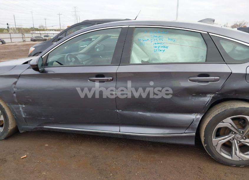 Photo 14 of 2018 Honda Accord EX-L (VIN 1HGCV1F56JA260942)