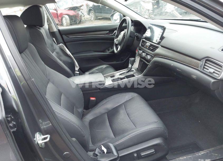 Photo 5 of 2018 Honda Accord EX-L (VIN 1HGCV1F56JA260942)