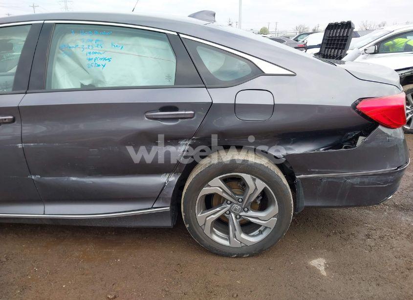 Photo 6 of 2018 Honda Accord EX-L (VIN 1HGCV1F56JA260942)