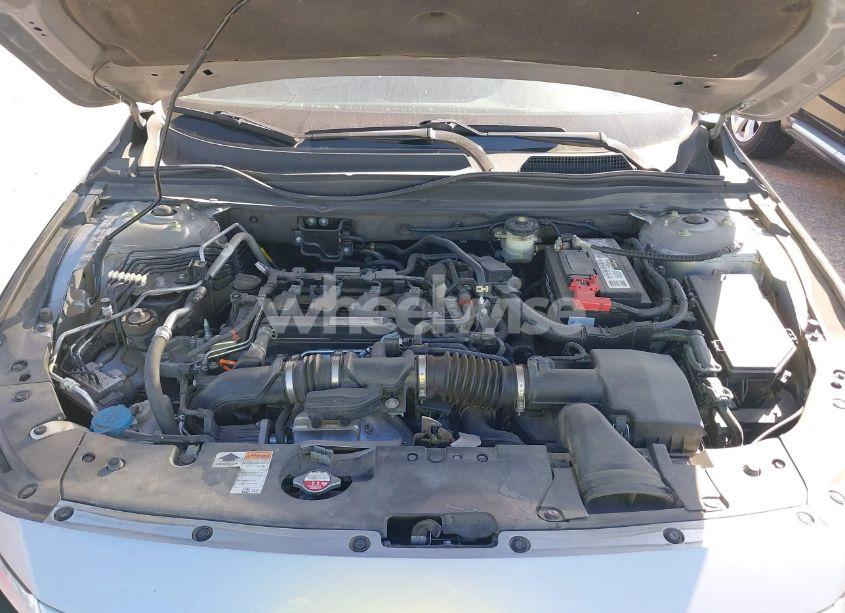 Photo 10 of 2019 Honda Accord EX-L (VIN 1HGCV1F56KA130841)