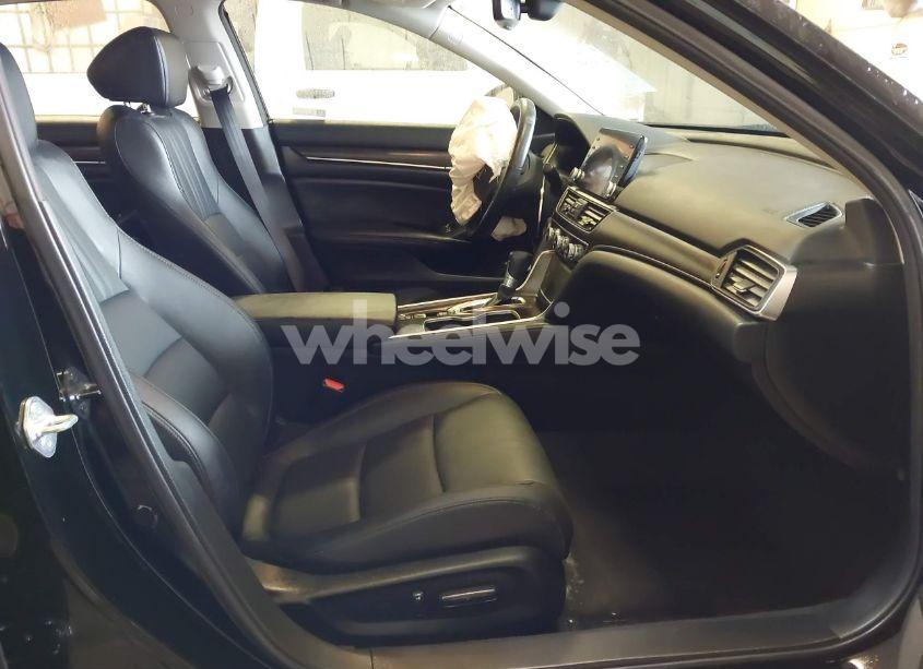 Photo 5 of 2022 Honda Accord EX-L (VIN 1HGCV1F56NA049214)