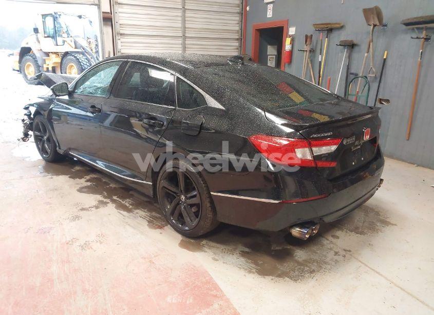 Photo 3 of 2018 Honda Accord EX-L (VIN 1HGCV1F57JA001456)