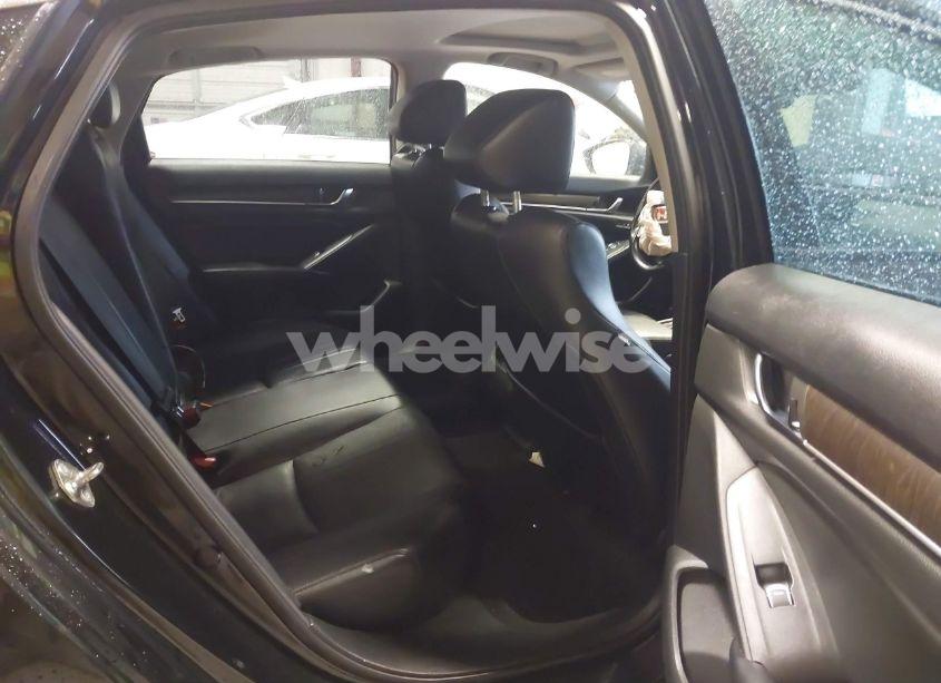 Photo 8 of 2018 Honda Accord EX-L (VIN 1HGCV1F57JA001456)