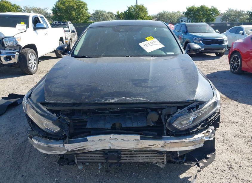 Photo 13 of 2018 Honda Accord EX-L (VIN 1HGCV1F57JA021898)