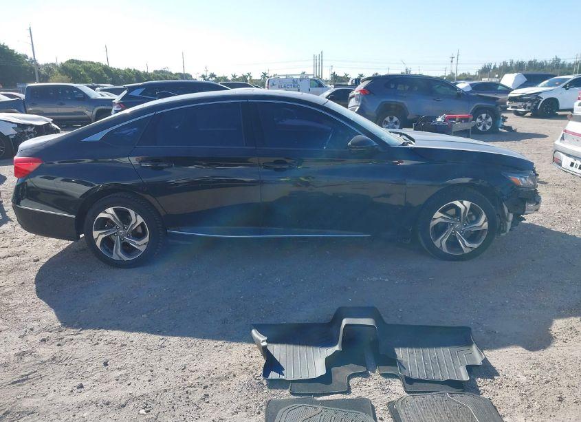 Photo 14 of 2018 Honda Accord EX-L (VIN 1HGCV1F57JA021898)