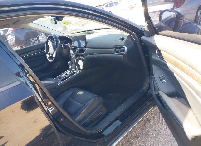 Photo 5 of 2018 Honda Accord EX-L (VIN 1HGCV1F57JA021898)