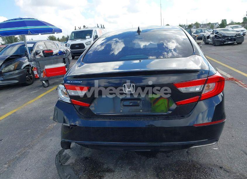 Photo 16 of 2018 Honda Accord EX-L (VIN 1HGCV1F57JA064685)