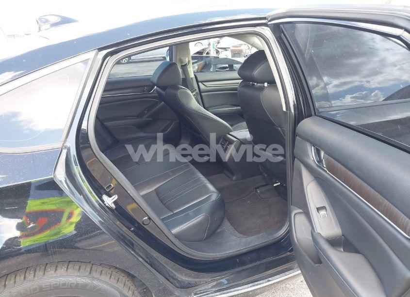 Photo 8 of 2018 Honda Accord EX-L (VIN 1HGCV1F57JA064685)