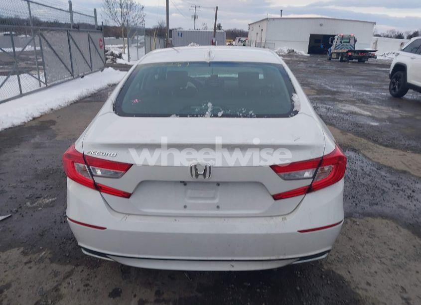 Photo 16 of 2018 Honda Accord EX-L (VIN 1HGCV1F57JA084600)