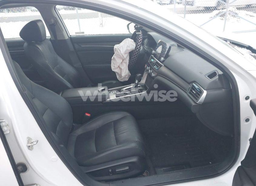 Photo 5 of 2018 Honda Accord EX-L (VIN 1HGCV1F57JA084600)