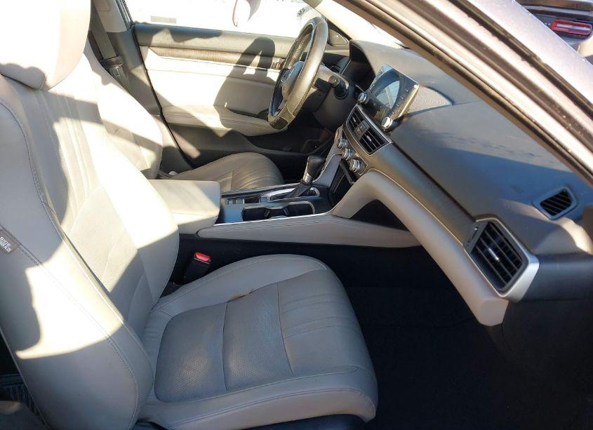 Photo 5 of 2018 Honda Accord EX-L (VIN 1HGCV1F57JA234298)