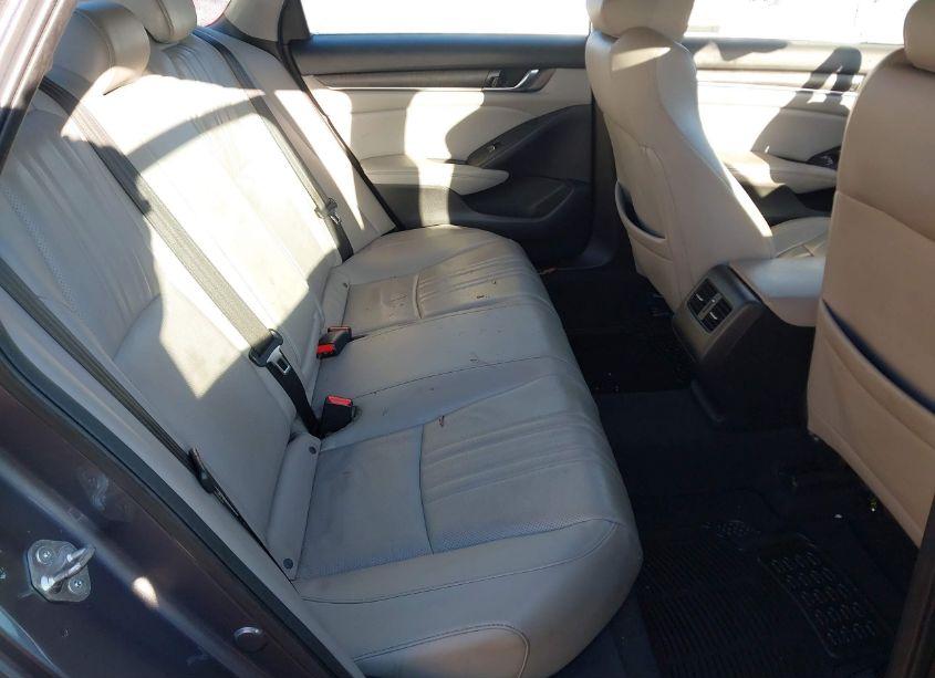 Photo 8 of 2018 Honda Accord EX-L (VIN 1HGCV1F57JA234298)