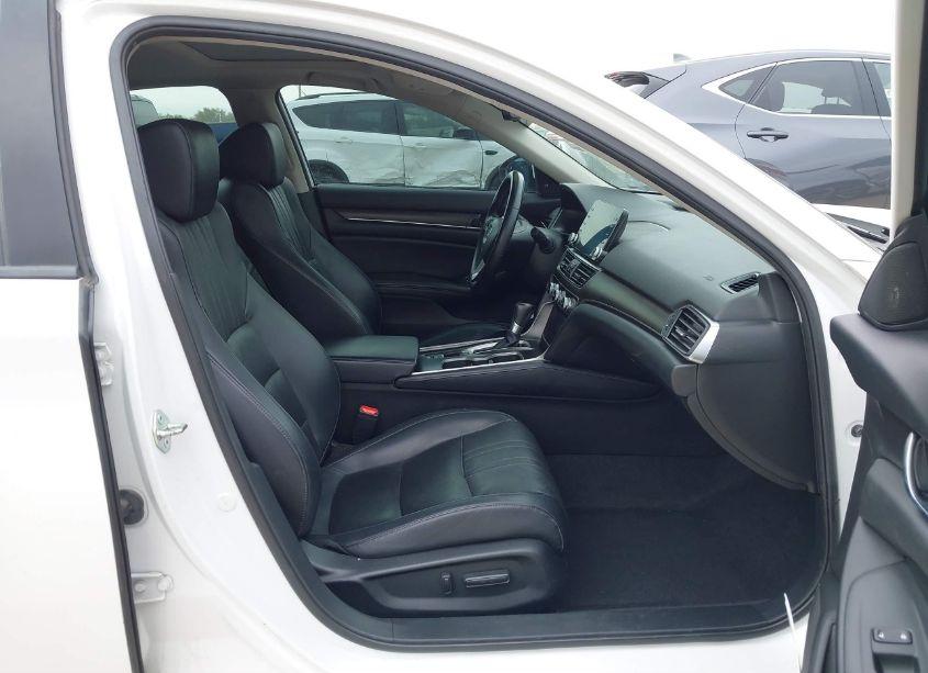 Photo 5 of 2018 Honda Accord EX-L (VIN 1HGCV1F57JA239257)