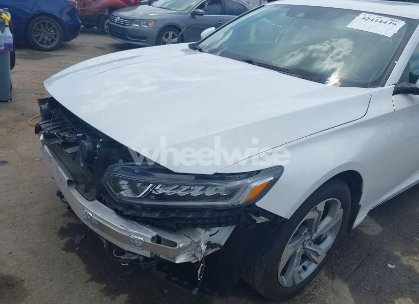 Photo 6 of 2019 Honda Accord EX-L (VIN 1HGCV1F57KA004052)