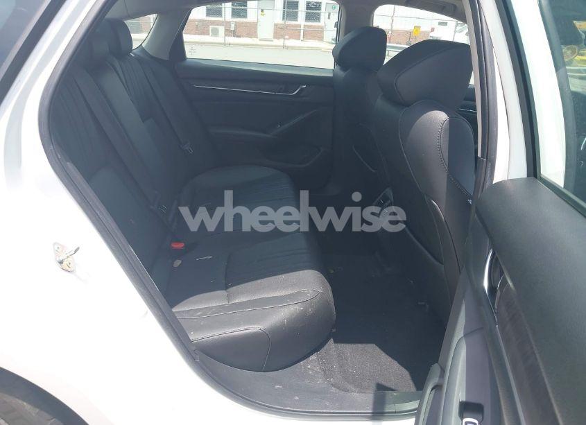 Photo 8 of 2019 Honda Accord EX-L (VIN 1HGCV1F57KA004052)