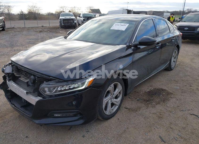 Photo 2 of 2019 Honda Accord EX-L (VIN 1HGCV1F57KA096179)