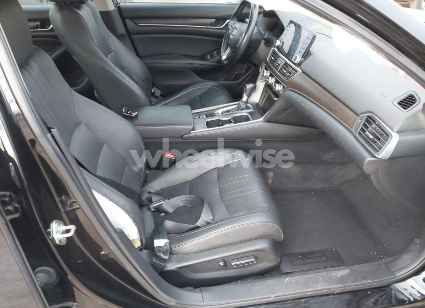 Photo 5 of 2019 Honda Accord EX-L (VIN 1HGCV1F57KA096179)