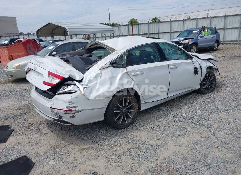 Photo 4 of 2022 Honda Accord EX-L (VIN 1HGCV1F57NA055071)