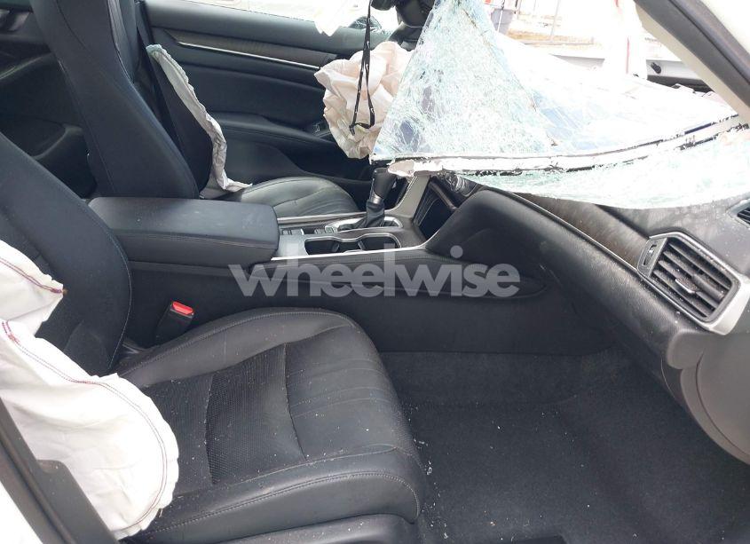 Photo 5 of 2022 Honda Accord EX-L (VIN 1HGCV1F57NA055071)