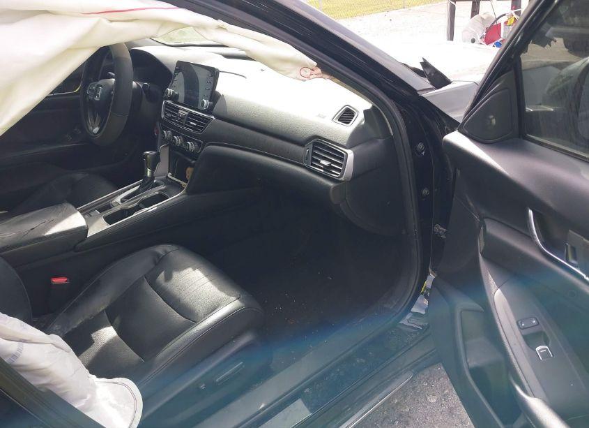 Photo 5 of 2018 Honda Accord EX-L (VIN 1HGCV1F58JA073816)