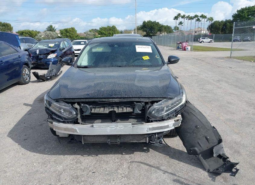 Photo 6 of 2018 Honda Accord EX-L (VIN 1HGCV1F58JA073816)