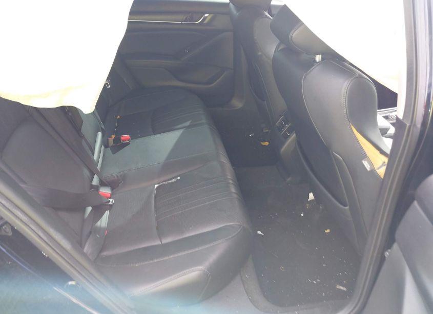 Photo 8 of 2018 Honda Accord EX-L (VIN 1HGCV1F58JA073816)