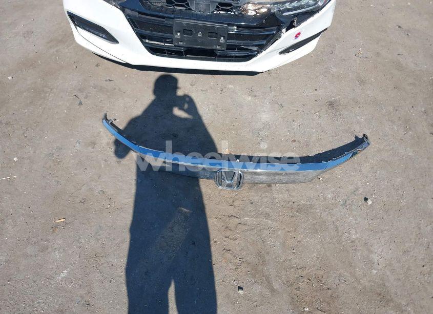 Photo 11 of 2018 Honda Accord EX-L (VIN 1HGCV1F58JA114039)