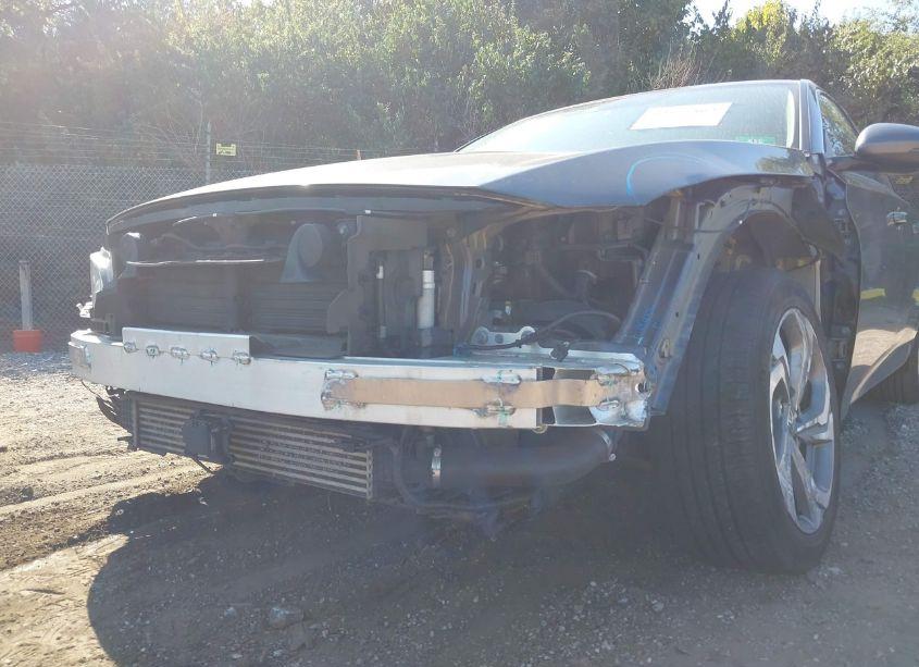 Photo 6 of 2018 Honda Accord EX-L (VIN 1HGCV1F58JA127714)