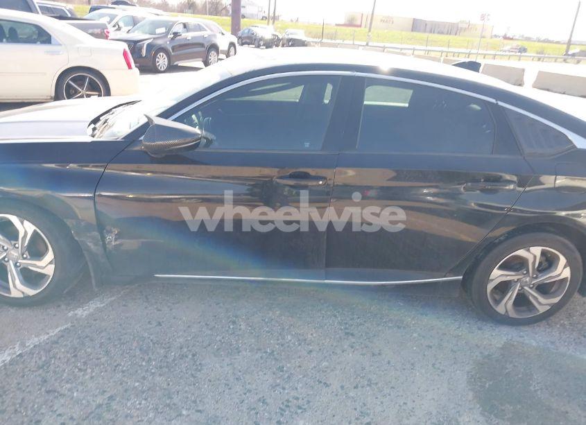 Photo 14 of 2018 Honda Accord EX-L (VIN 1HGCV1F58JA137403)