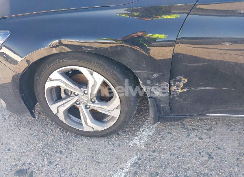 Photo 6 of 2018 Honda Accord EX-L (VIN 1HGCV1F58JA137403)