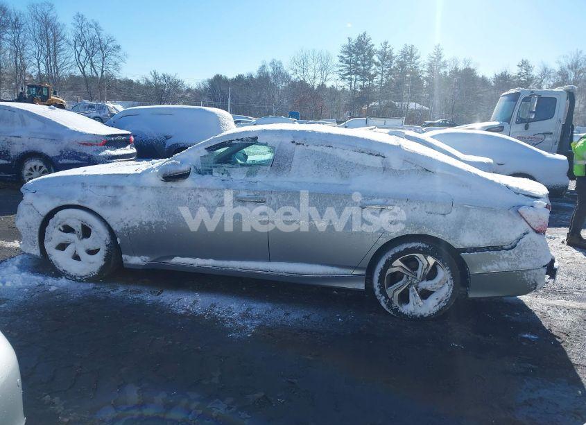 Photo 14 of 2018 Honda Accord EX-L (VIN 1HGCV1F58JA217042)