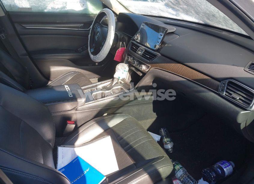 Photo 5 of 2018 Honda Accord EX-L (VIN 1HGCV1F58JA217042)