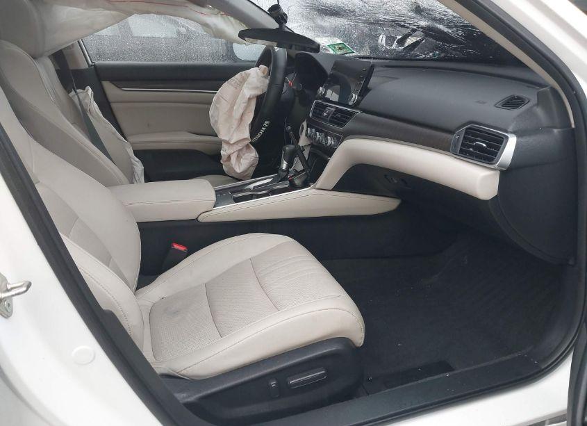 Photo 5 of 2018 Honda Accord EX-L (VIN 1HGCV1F58JA229806)