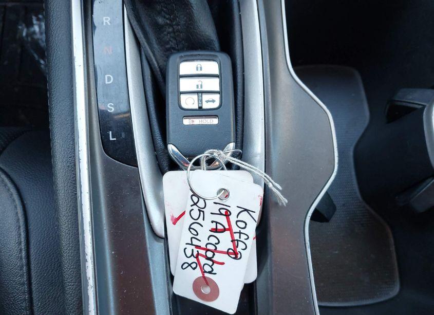 Photo 11 of 2019 Honda Accord EX-L (VIN 1HGCV1F58KA054233)