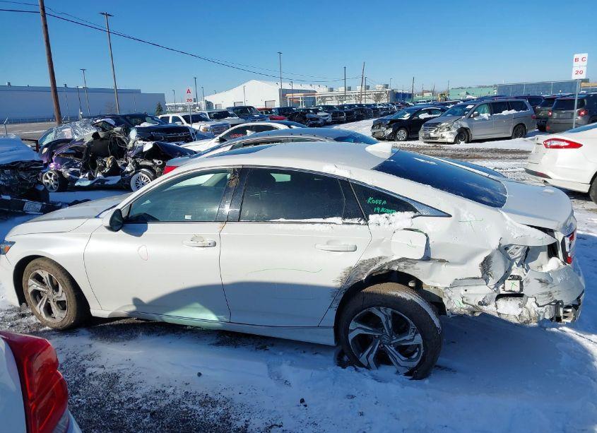 Photo 15 of 2019 Honda Accord EX-L (VIN 1HGCV1F58KA054233)