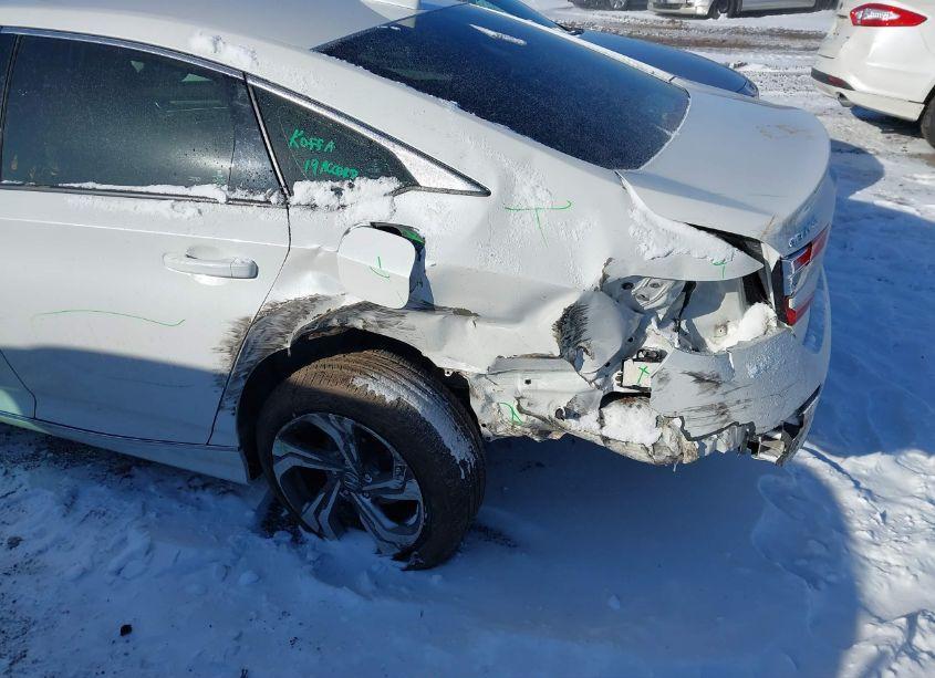 Photo 18 of 2019 Honda Accord EX-L (VIN 1HGCV1F58KA054233)