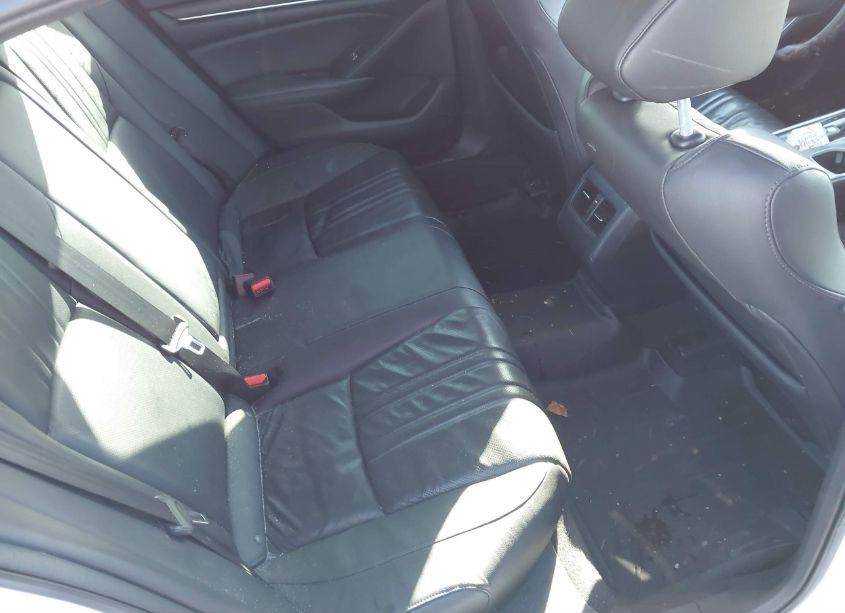 Photo 8 of 2019 Honda Accord EX-L (VIN 1HGCV1F58KA054233)