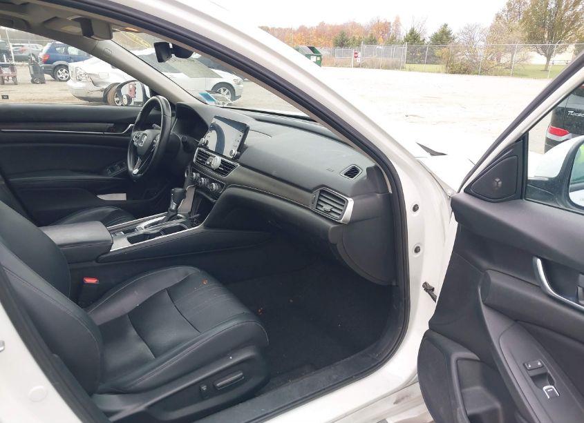 Photo 5 of 2018 Honda Accord EX-L (VIN 1HGCV1F59JA025127)