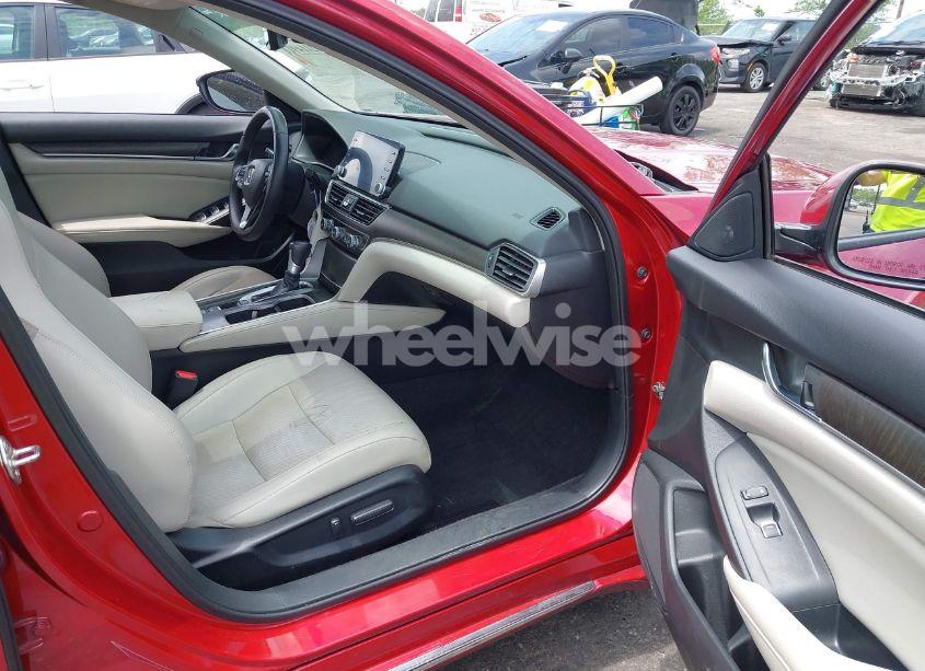 Photo 5 of 2018 Honda Accord EX-L (VIN 1HGCV1F59JA106158)