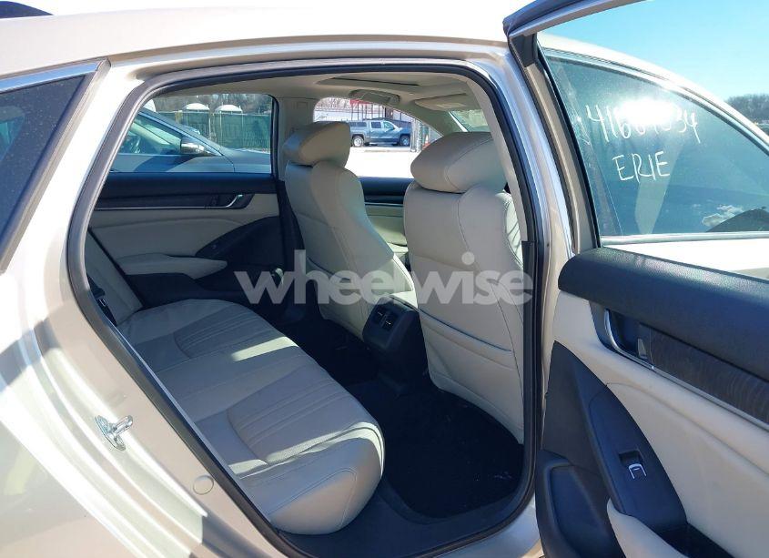 Photo 8 of 2018 Honda Accord EX-L (VIN 1HGCV1F59JA130122)