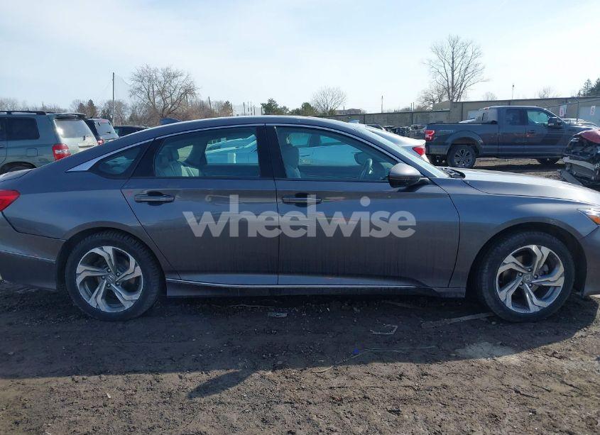 Photo 13 of 2018 Honda Accord EX-L (VIN 1HGCV1F59JA142674)