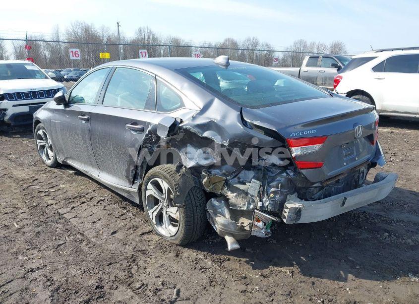 Photo 3 of 2018 Honda Accord EX-L (VIN 1HGCV1F59JA142674)